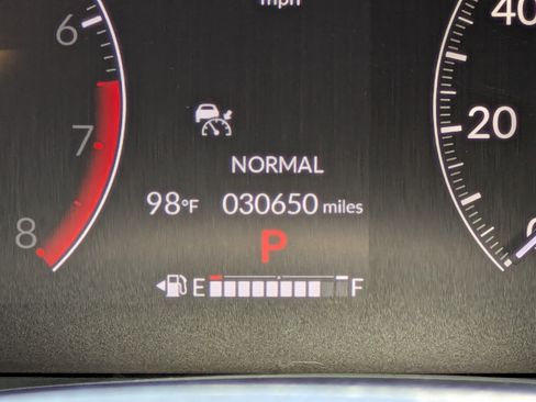 Used 2023 Honda Pilot Touring image 32