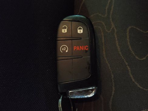 Used 2023 Jeep Renegade Latitude image 32