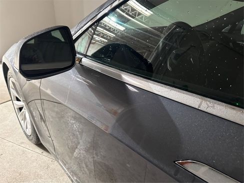 Used 2016 Tesla Model S 70 image 19