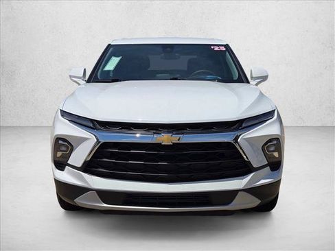 Used 2025 Chevrolet Blazer LT AWD/4WD image 2