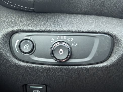 Used 2024 Chevrolet Blazer LT w/ Convenience Package FWD image 8