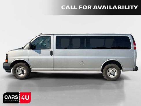 Used 2017 Chevrolet Express 3500 LS RWD image 4