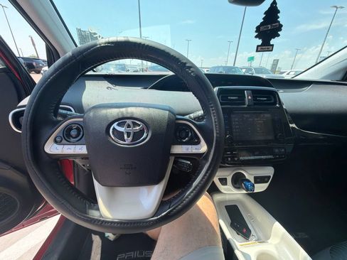 Used 2016 Toyota Prius Three w/ Advanced Technology Package FWD image 14