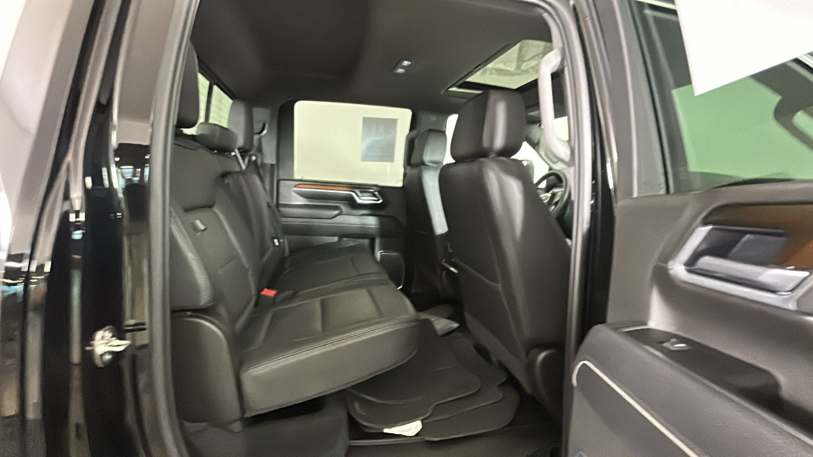 Used 2025 GMC Sierra 2500 Denali w/ Denali Reserve Package AWD/4WD image 34