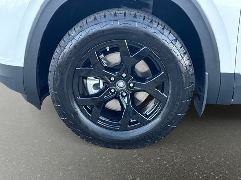 New 2026 Volkswagen Atlas Peak Edition image 9