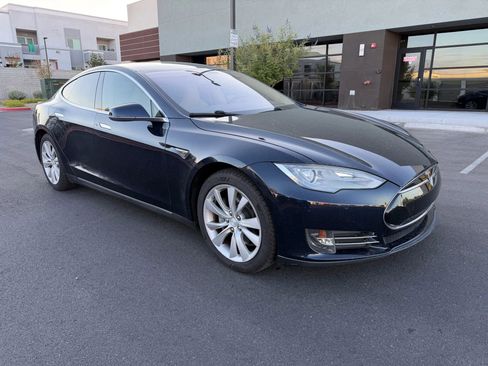 Used 2013 Tesla Model S image 2