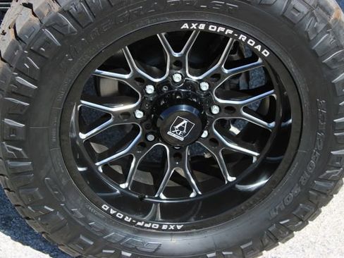 Used 2024 Chevrolet Silverado 2500 LT AWD/4WD image 31
