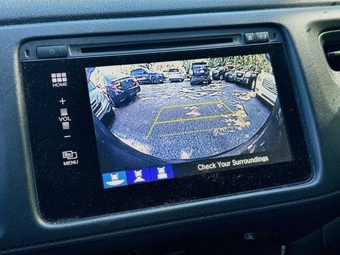 Used 2018 Honda HR-V EX image 14