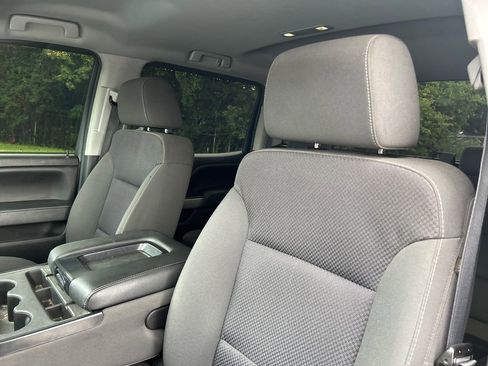 Used 2018 Chevrolet Silverado 1500 LT AWD/4WD image 10