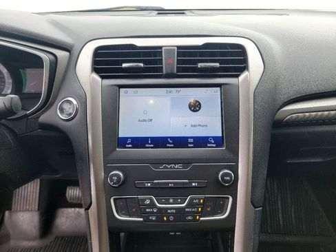 Used 2020 Ford Fusion SE AWD/4WD image 18
