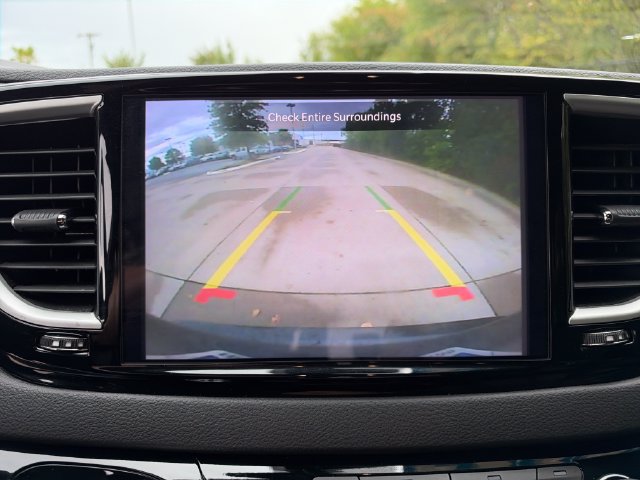 Used 2025 Chrysler Pacifica Select FWD image 23