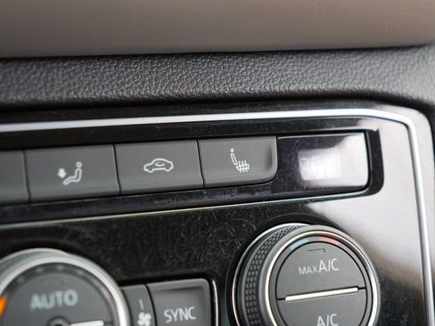 Certified 2023 Volkswagen Atlas SE image 31