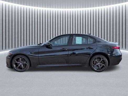 Used 2023 Alfa Romeo Giulia Estrema AWD/4WD image 15