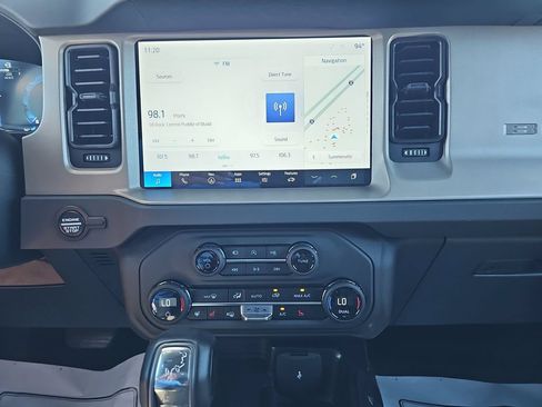 Used 2025 Ford Bronco Outer Banks AWD/4WD image 20