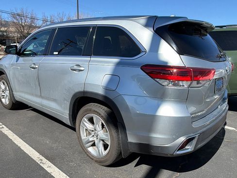Used 2019 Toyota Highlander Limited image 3
