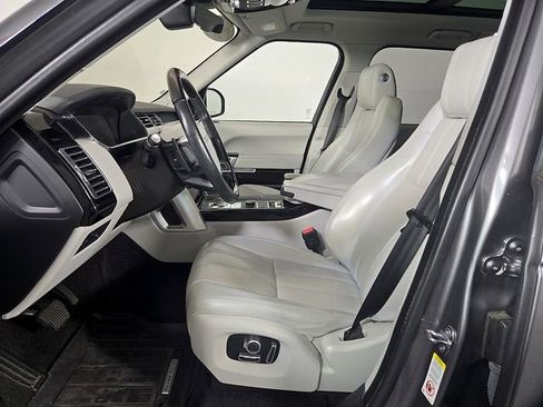 Used 2017 Land Rover Range Rover HSE image 14