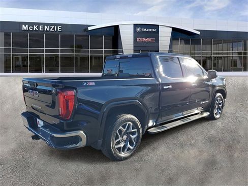 Used 2022 GMC Sierra 1500 SLT w/ SLT Premium Plus Package image 4
