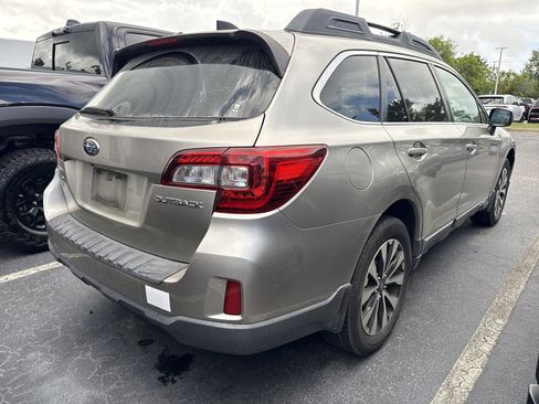 Used 2016 Subaru Outback 2.5i Limited AWD/4WD image 8