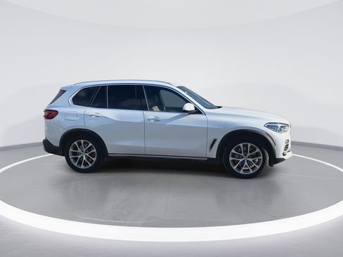 Used 2020 BMW X5 xDrive50i w/ Executive Package image 9