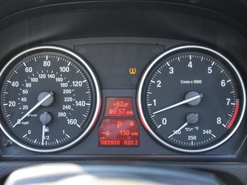 Used 2013 BMW 335i Convertible image 26