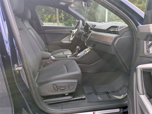 Used 2025 Audi Q3 2.0T Premium w/ Convenience Package image 3