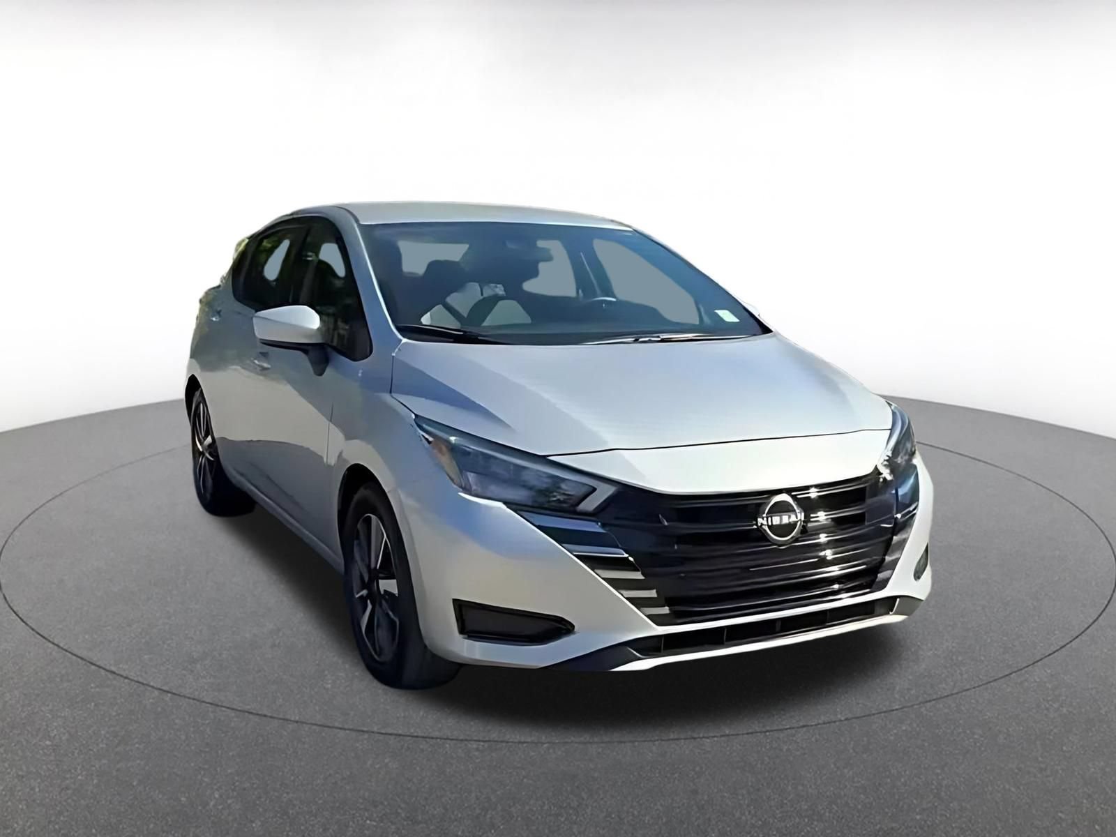 Used 2025 Nissan Versa SV FWD image 3