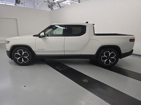 Used 2022 Rivian R1T Adventure image 2