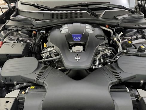 Used 2023 Maserati Ghibli Modena RWD image 36