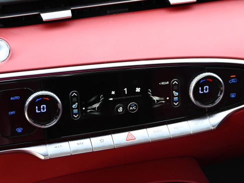 Used 2024 Genesis GV70 3.5T Sport w/ Sport Prestige Package image 18