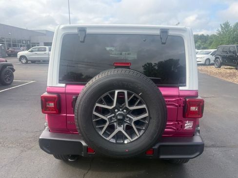 New 2026 Jeep Wrangler Unlimited Sahara w/ Whitecap Package AWD/4WD image 5