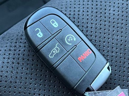 Used 2021 Jeep Grand Cherokee Laredo X AWD/4WD image 31