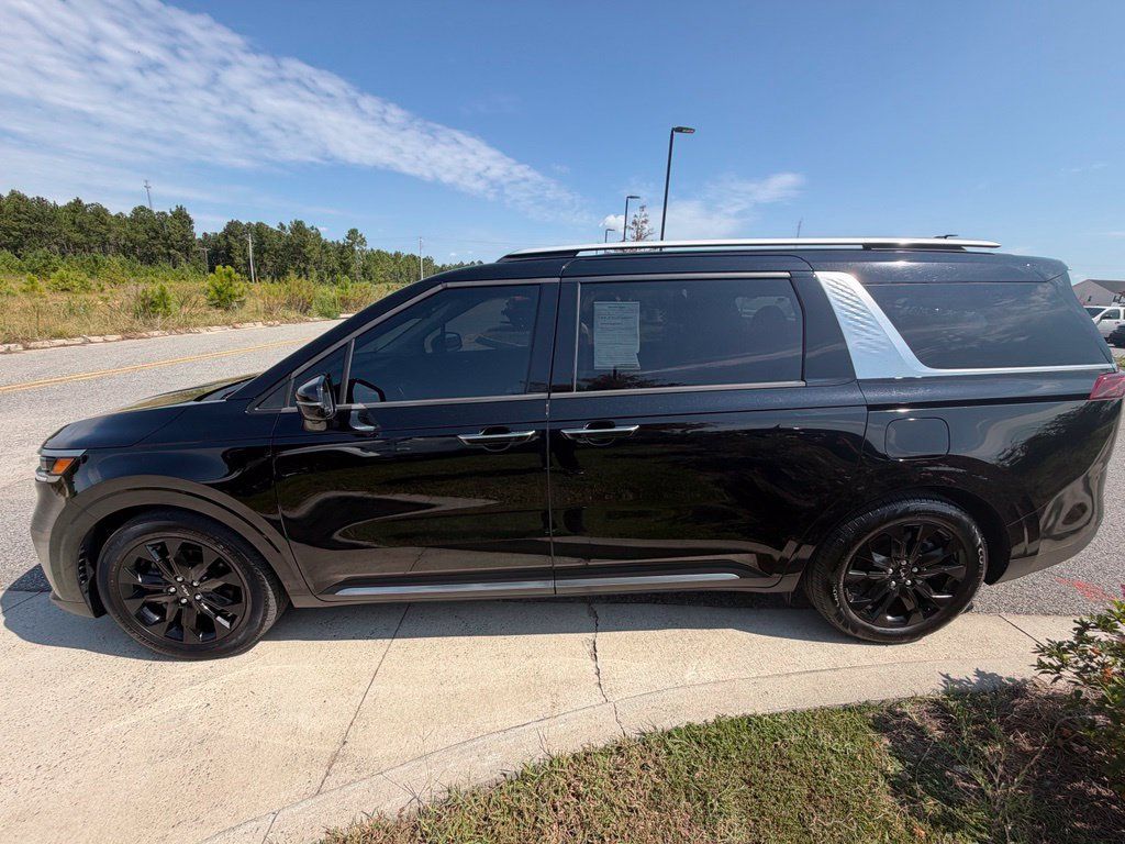 Used 2024 Kia Carnival SX Prestige FWD image 3