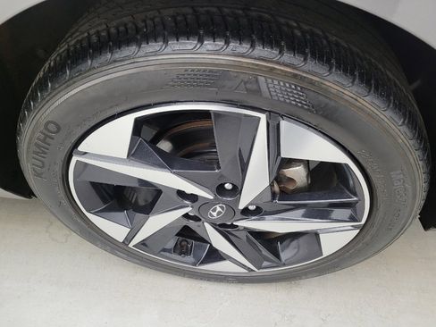 Used 2023 Hyundai Elantra SEL w/ Convenience Package image 31