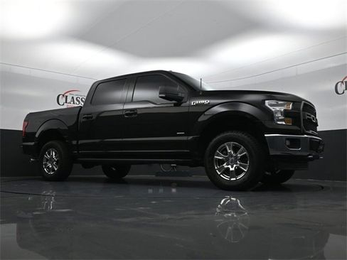 Used 2017 Ford F150 XLT w/ Equipment Group 302A Luxury image 32