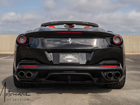 Used 2019 Ferrari Portofino image 12