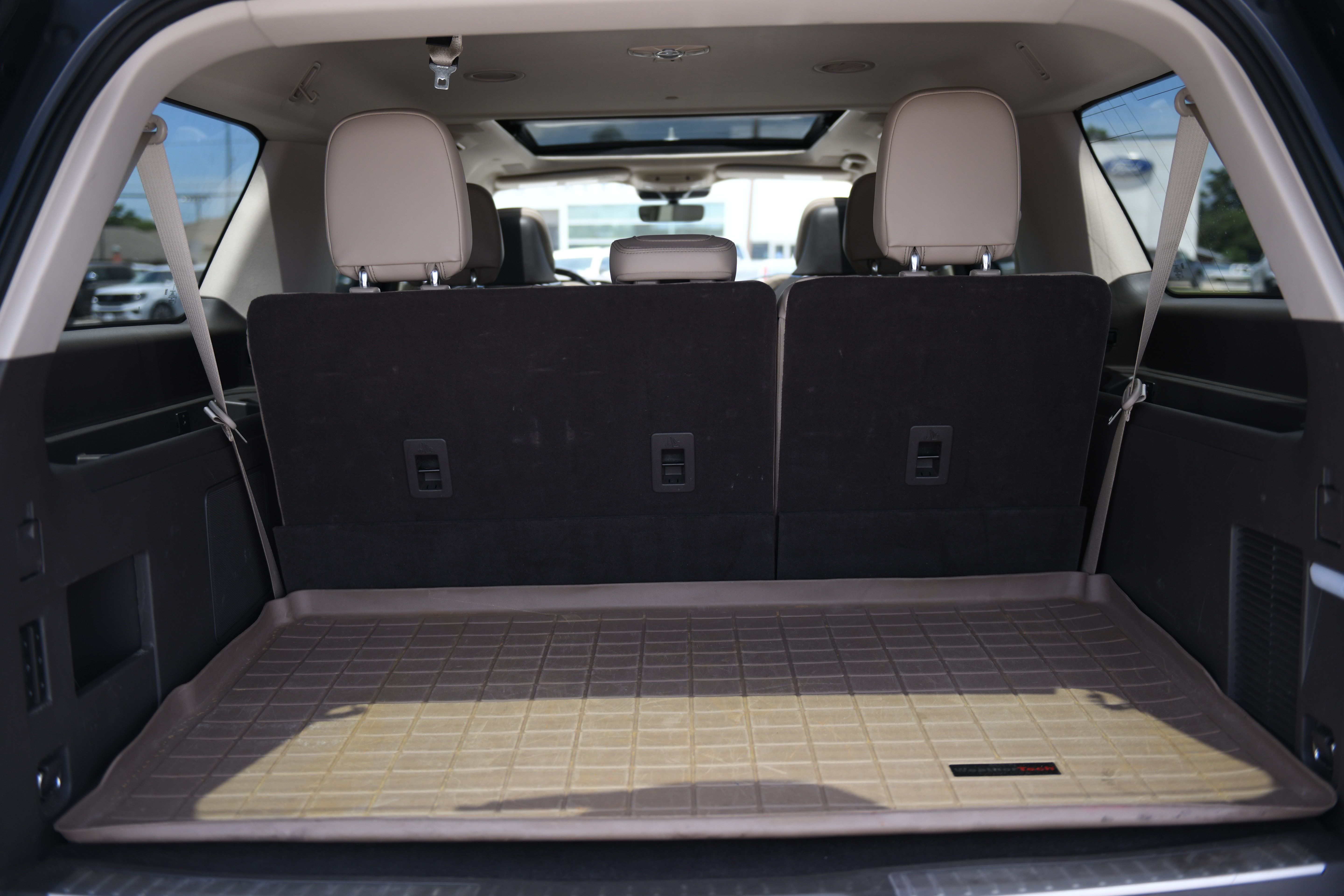 Used 2023 Lincoln Navigator L Reserve AWD/4WD image 10