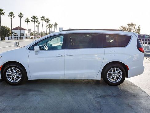 Used 2022 Chrysler Pacifica Touring-L FWD image 14