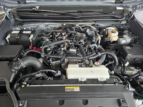 Certified 2024 Toyota Tacoma TRD Off-Road AWD/4WD image 9
