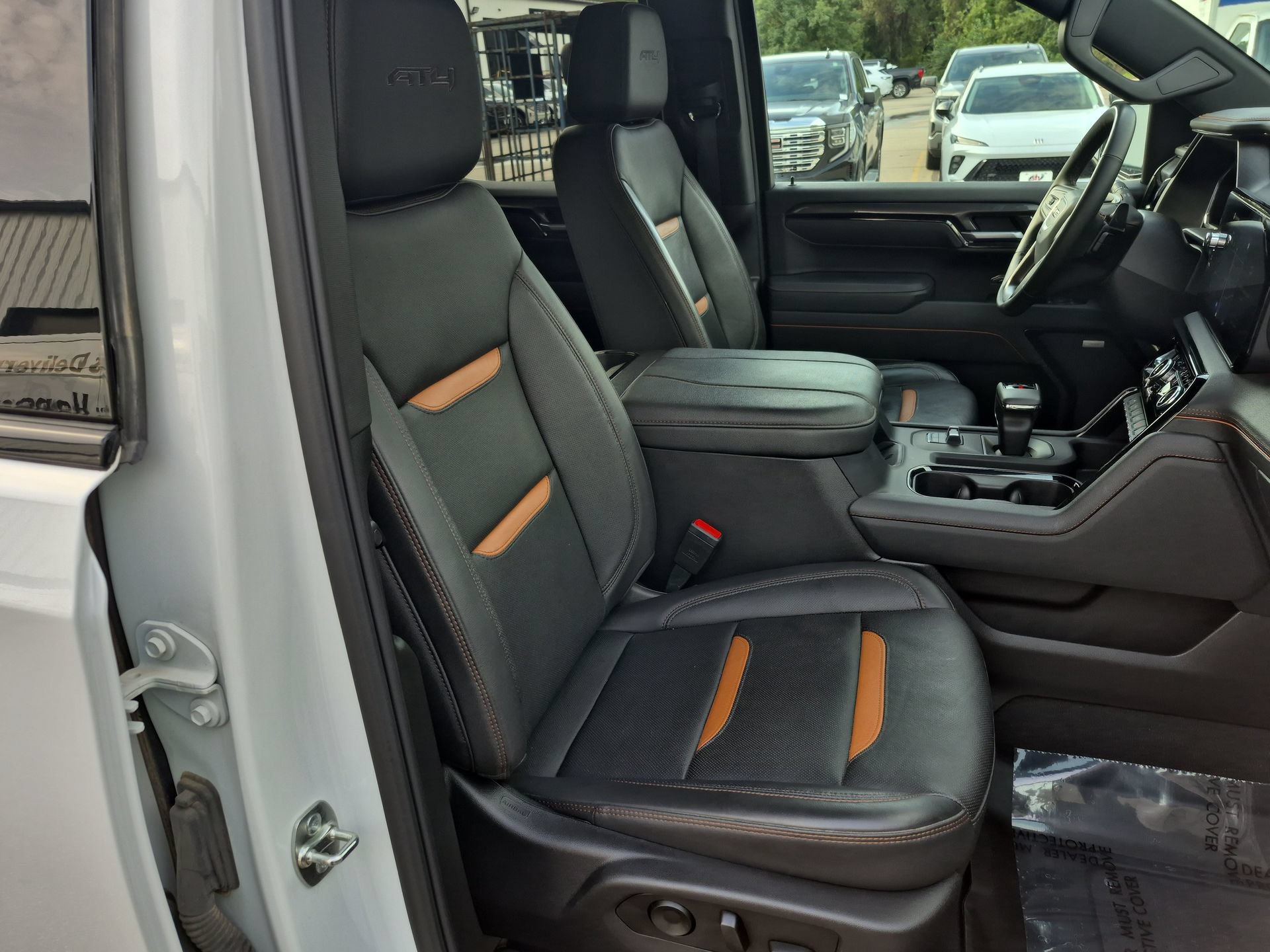 Used 2025 GMC Sierra 1500 AT4 AWD/4WD image 29