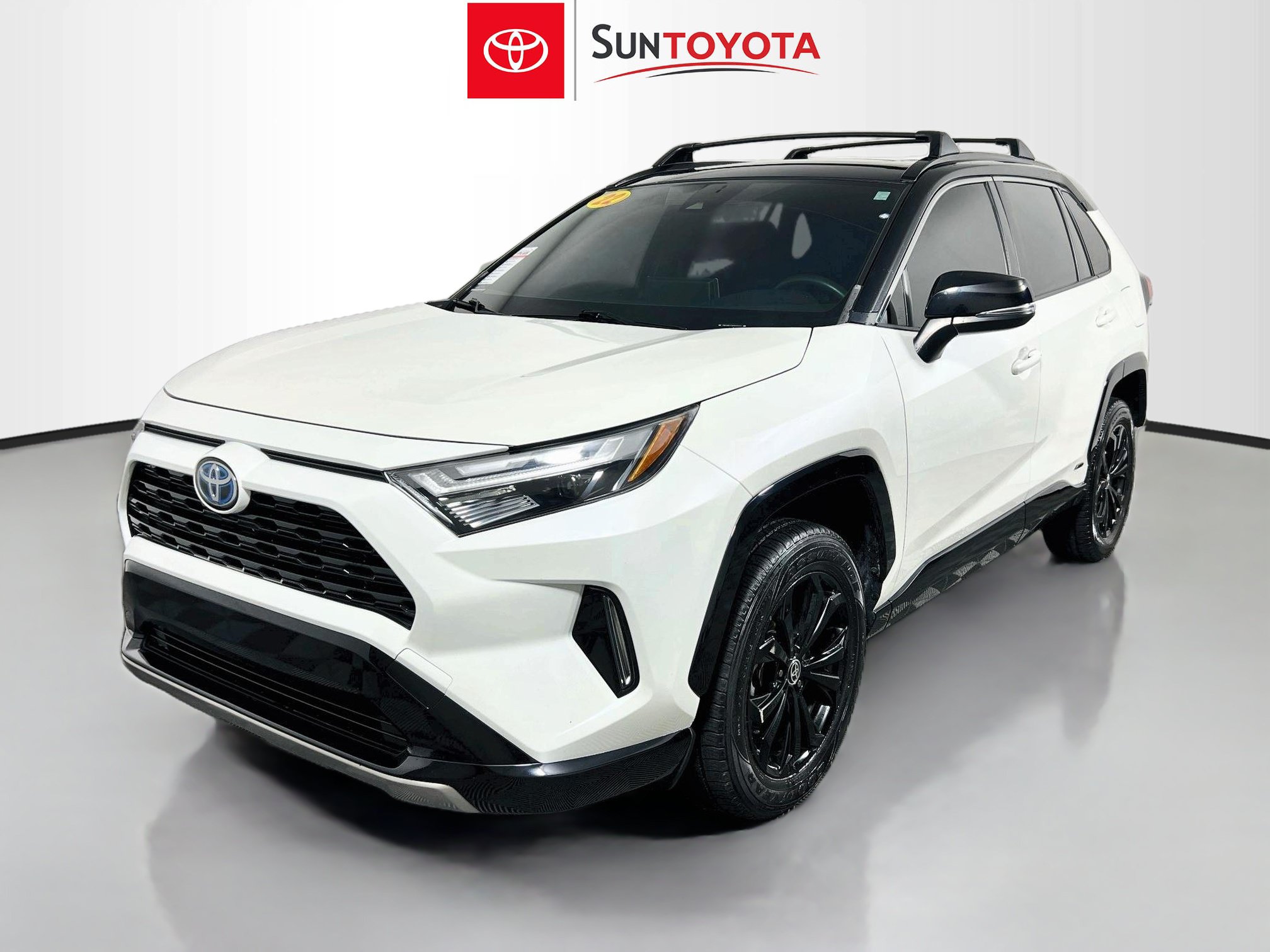 Used 2022 Toyota RAV4 XSE AWD/4WD image 9