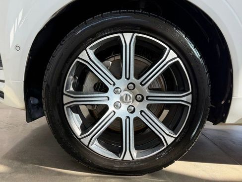Used 2018 Volvo XC60 T8 Inscription w/ Vision Package image 12