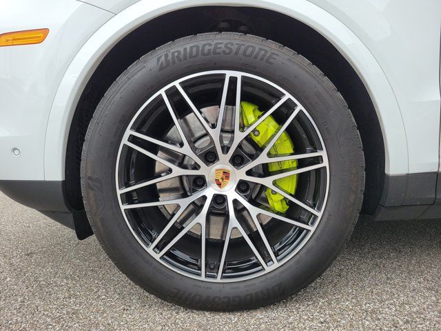 Used 2025 Porsche Cayenne S w/ Premium Package Plus AWD/4WD image 11