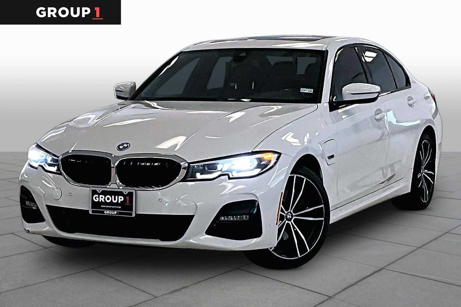 Used 2022 BMW 330e w/ M Sport Package RWD image 1