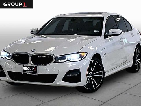 Used 2022 BMW 330e w/ M Sport Package RWD image 1