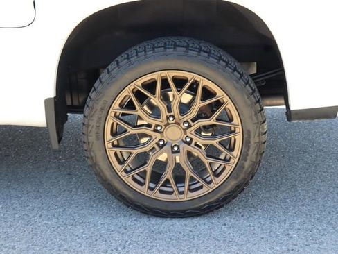 Used 2024 Chevrolet Silverado 1500 High Country w/ Technology Package image 10