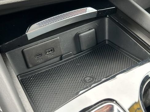 Certified 2025 Buick Envision Preferred AWD/4WD image 45