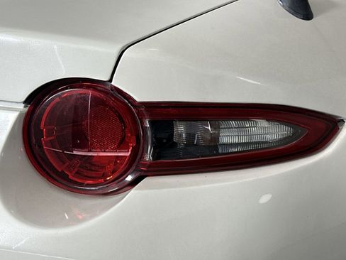 Used 2018 MAZDA MX-5 Miata Grand Touring RWD image 21
