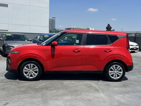 Used 2020 Kia Soul LX FWD image 3