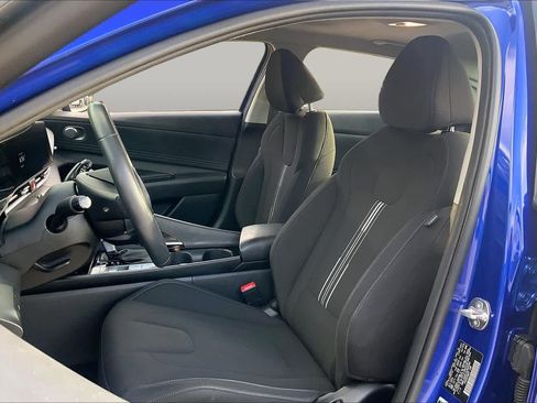 Used 2025 Hyundai Elantra SEL FWD image 8