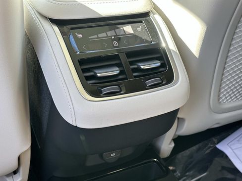 New 2026 Volvo XC90 B6 Ultra w/ Lounge Package AWD/4WD image 10
